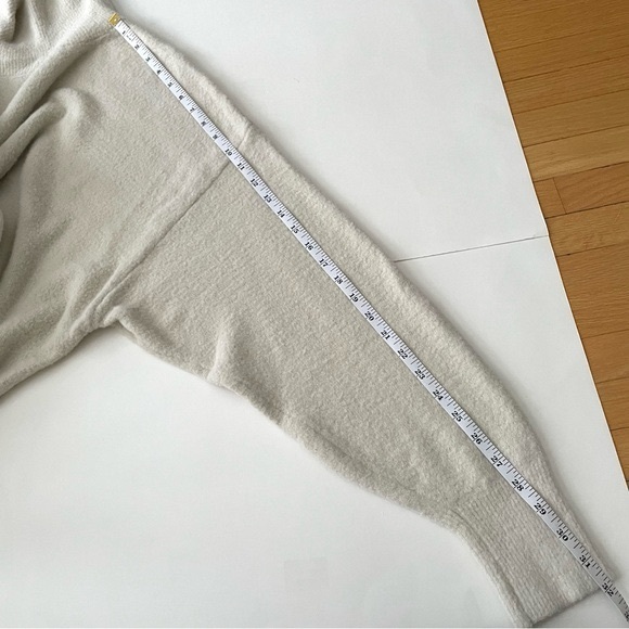 Aritzia Wilfred Free Stargazer Hh Knit Turtleneck Sweater Cream NWT - Picture 12 of 12